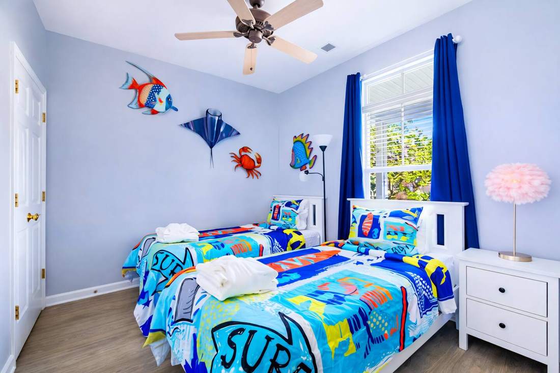 Twin bedroom with surf theme